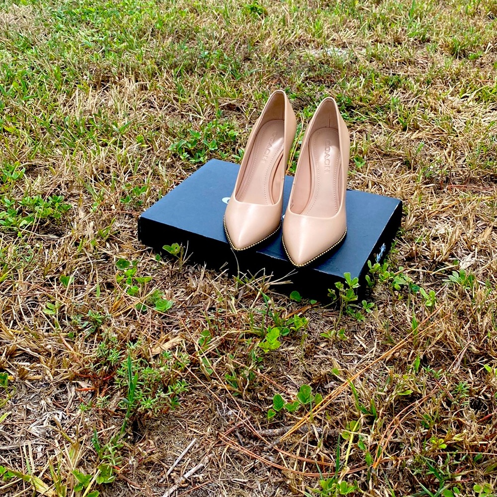 Pair of coach shoes 6.5